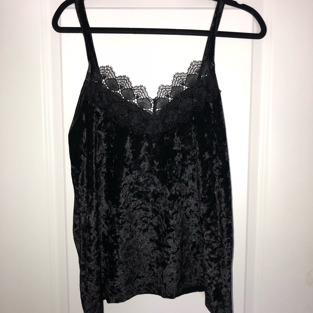 Sexy black velvet daytrip top with lace